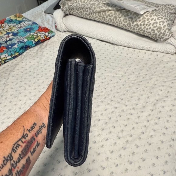 CHANEL Dark Blue Quilted Card Holder - Picture 2 of 11